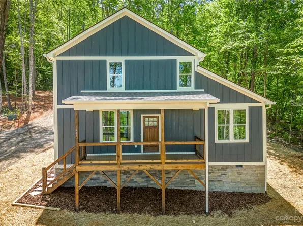 225 Long Range Ln, Leicester, NC 28748