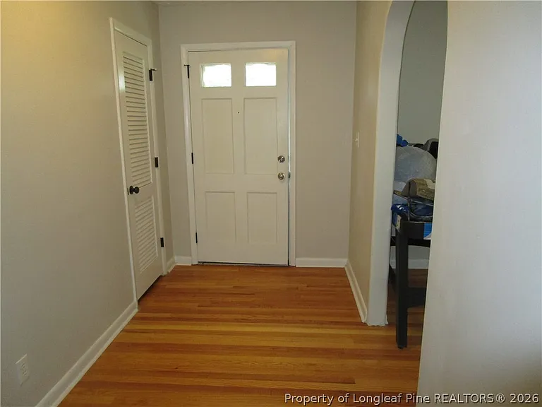 2516 NE Cumberland Rd — Photo 2