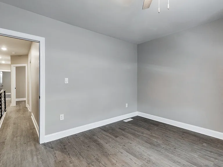 6205 Elmwood Ave — Photo 10