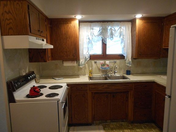 5th image of 800 11th St N
