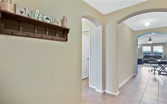 3rd image of 1113 Roman Dr