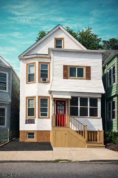1st image of 354 Dakota St