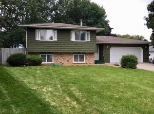 130 19th Pl NE, Owatonna, MN 55060