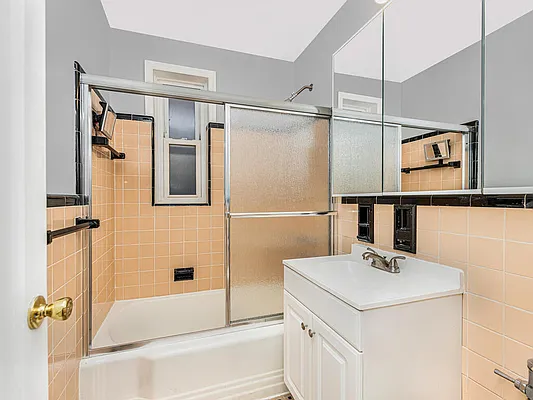 Sold by REMAX Distinguished Homes | media 31