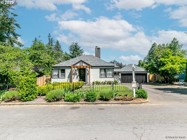 245 Harding Blvd, Oregon City, OR 97045