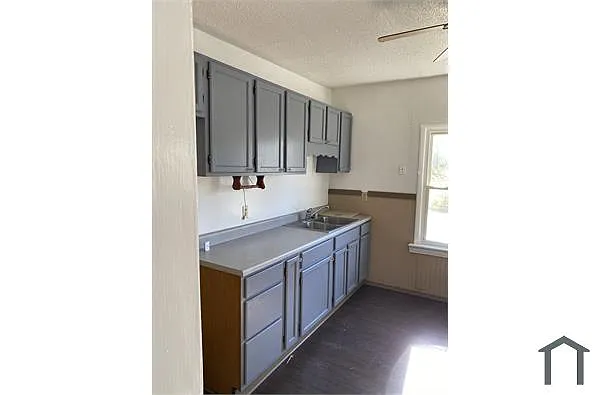 Building Photo - 9659 Diamond Dr