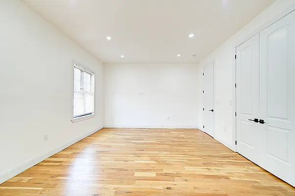 Rented by Compass | media 10