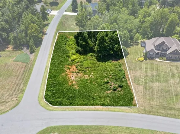 8416 Cripplegate Trce, Browns Summit, NC 27214
