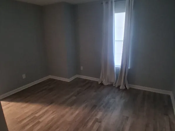 104 Bay Colony Ct, Chapel Hill, NC 27517