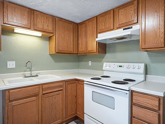 4th image of 8201 Trumbull Ave SE APT B