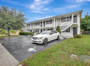 1520 NE 56th St #4, Fort Lauderdale, FL 33334