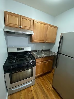5th image of 7456 N Greenview Ave APT 3A