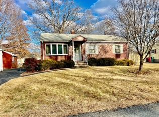 42 Glenmere St, Lowell, MA 01852