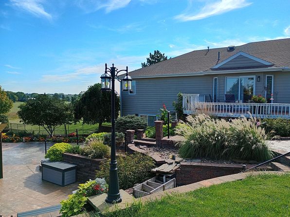 220 Prairie Ridge Rd