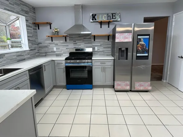 367 Violet Rd, Hercules, CA 94547
