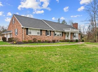 8 Knox Rd, Newton, NJ 07860