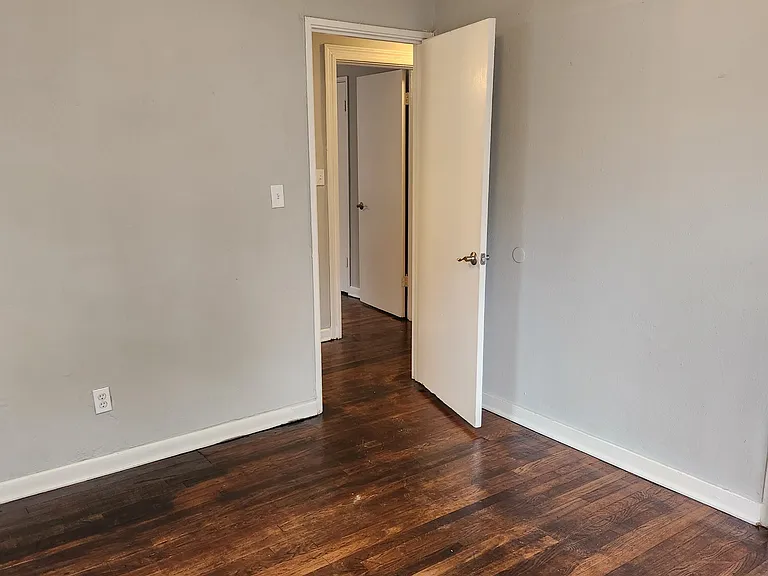 4025 Carol Dr — Photo 8