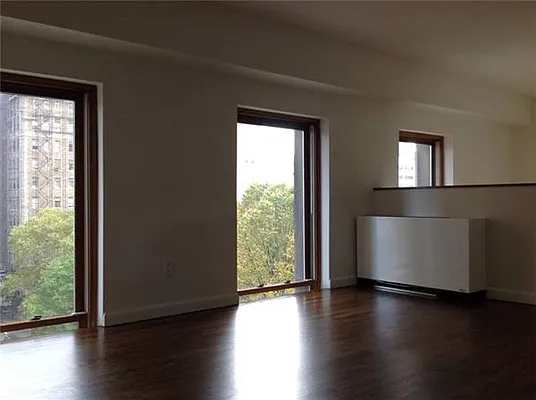 Rented by R New York | media 82