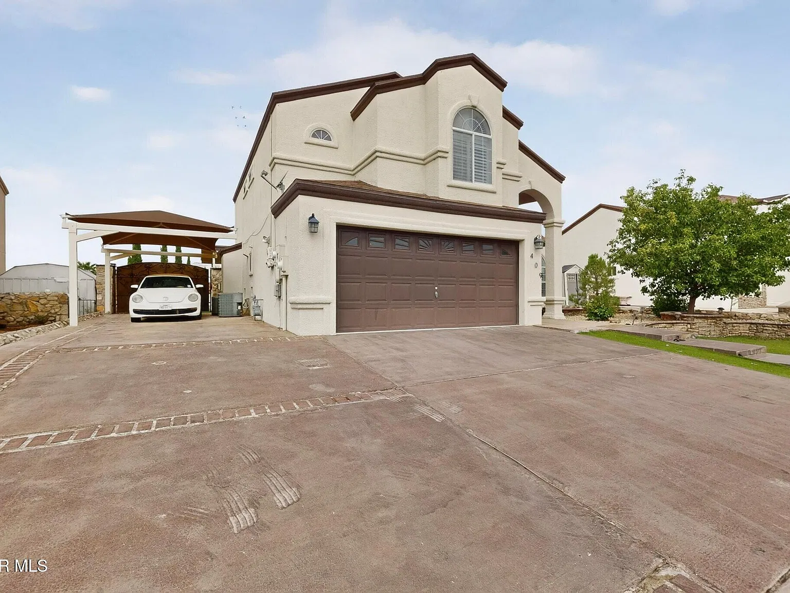 4 bed, 2.5 bath, 2274 sqft, $2,000 — Photo 4