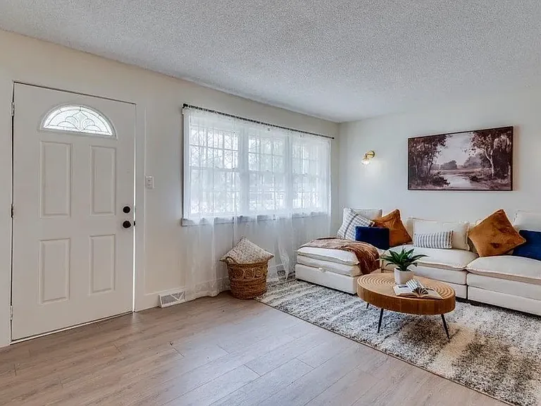 565 S Circle Dr — Photo 9