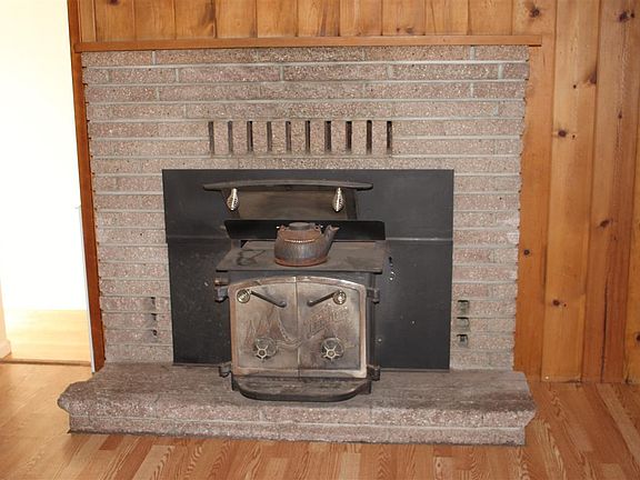 5th image of 110 Greenwood St