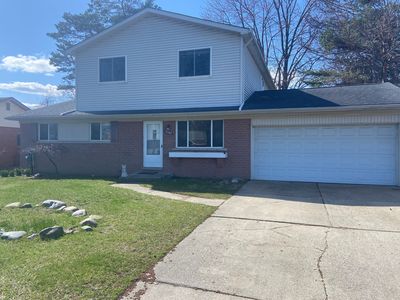 35467 Shook Ln, Clinton Township, MI, 48035