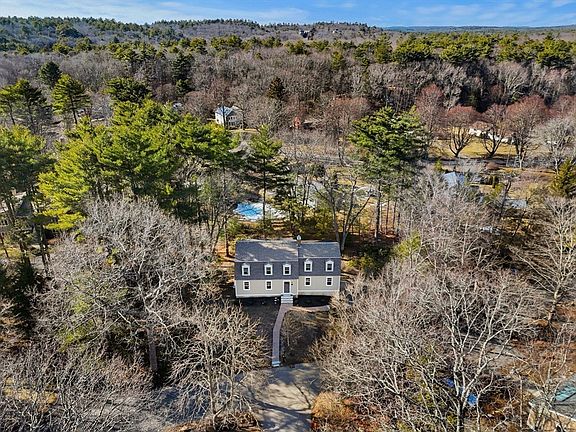 3rd image of 11 Woodholm Rd