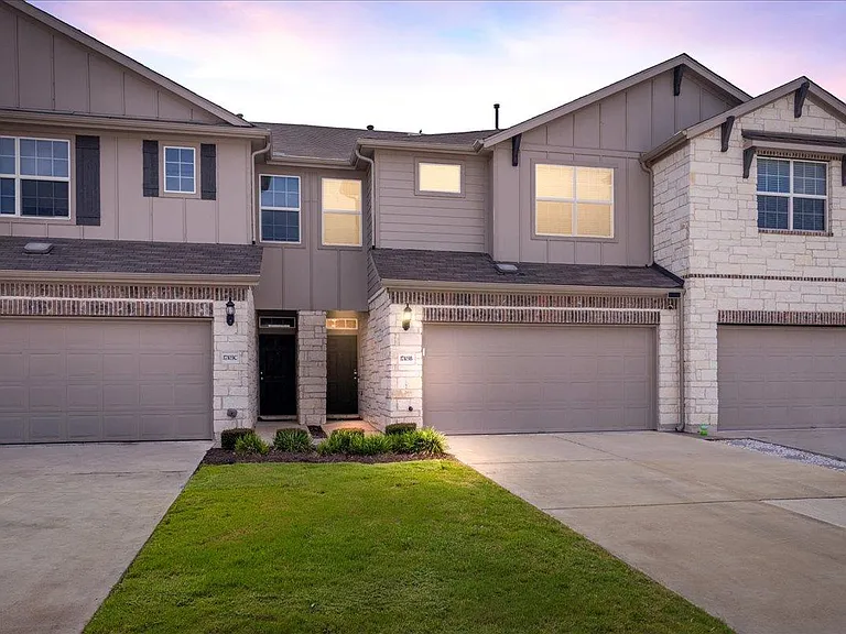 17103B Crane Fly Dr — Photo 2