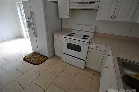 5th image of 2927 6th Ave S