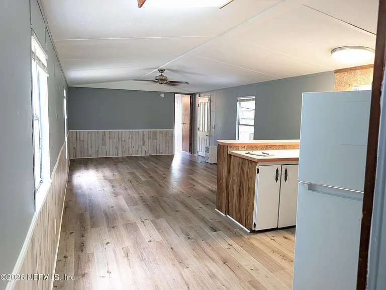 220 Guy Ave — Photo 5