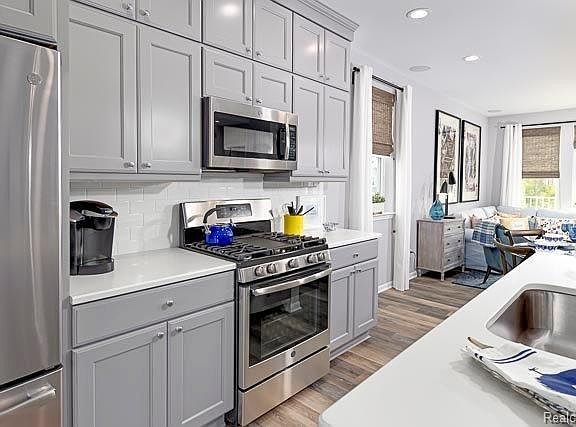 5th image of 584 Anne Ave #22