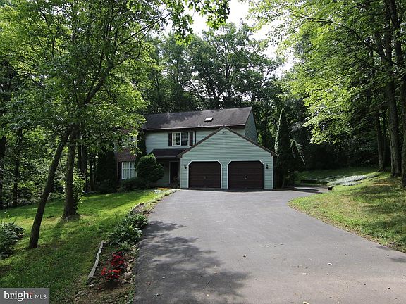 3rd image of 89 Cherry Dr