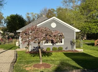 52 Danforth Dr, White Lake, MI 48386