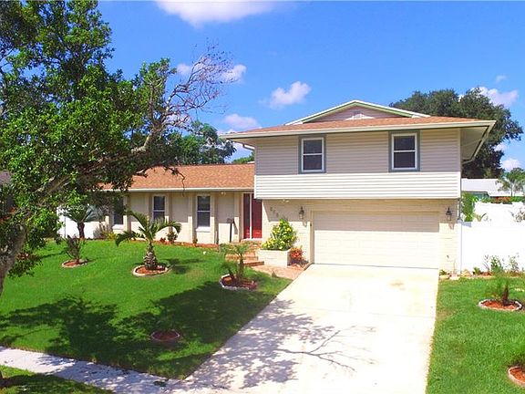 2nd image of 134 Carriage Hill Dr