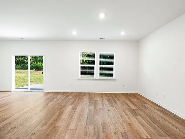 688 Evergreen Rd — Photo 6