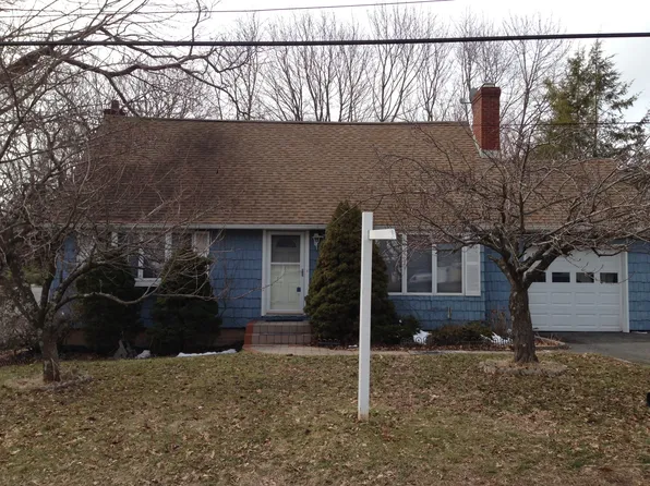 135 11th Ave, Huntington Station, NY 11746