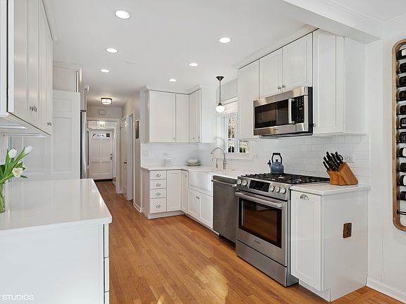 5th image of 2145 Thornwood Ave