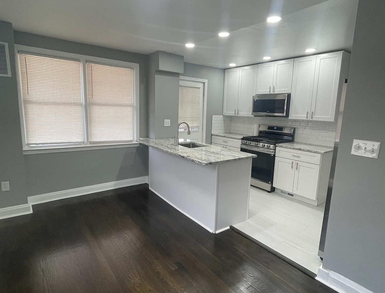 3 bed, 1500 sqft, $2,400 — Photo 1
