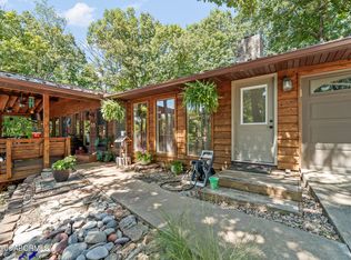 1533 Eastview Dr, Holts Summit, MO 65043