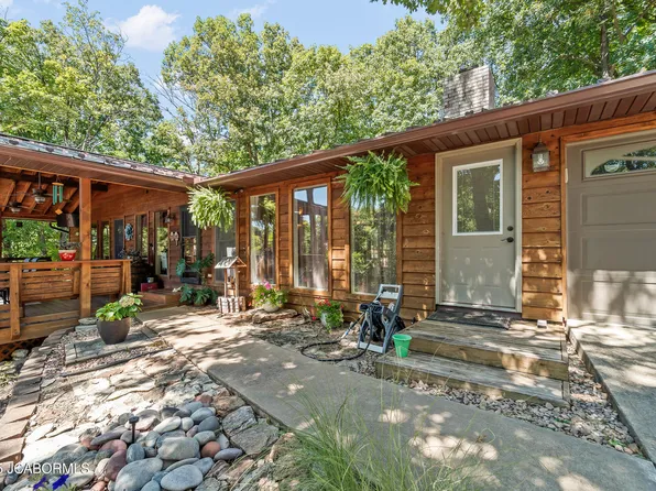 1533 Eastview Dr, Holts Summit, MO 65043