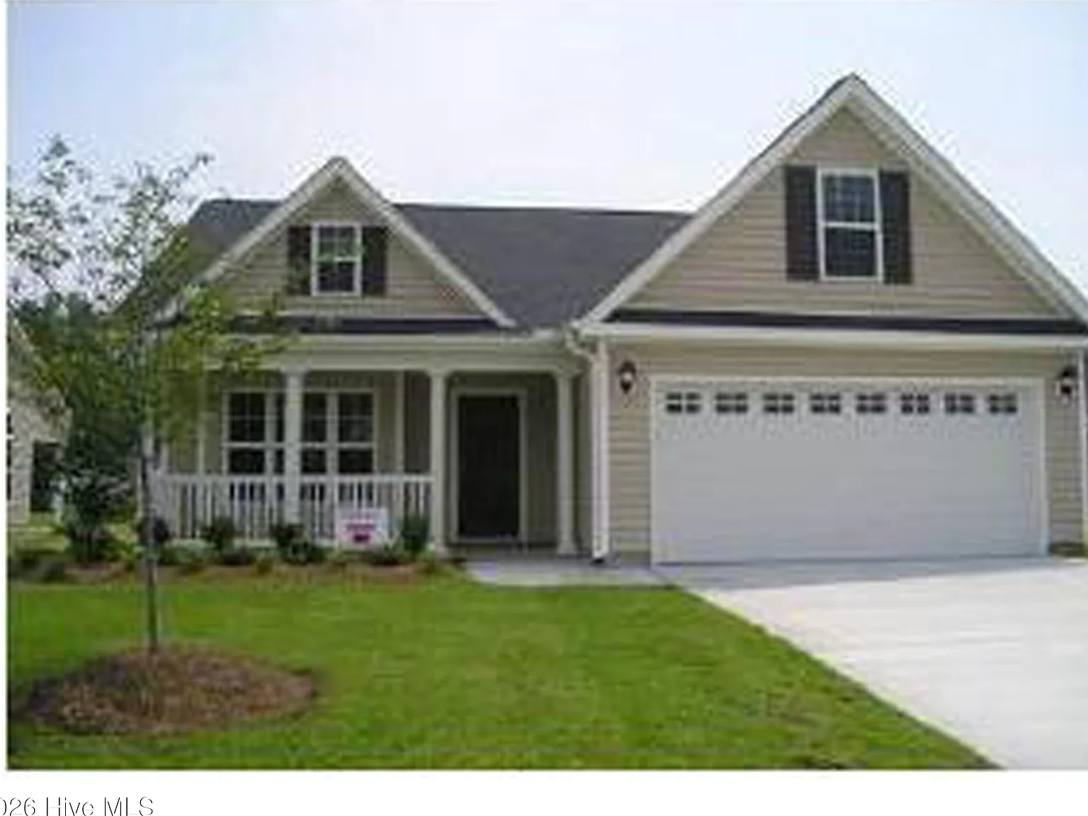 3 bed, 2.0 bath, 1978 sqft, $1,800 — Photo 1