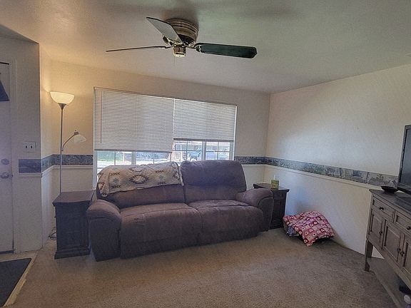 3rd image of 724 NE Laurance St