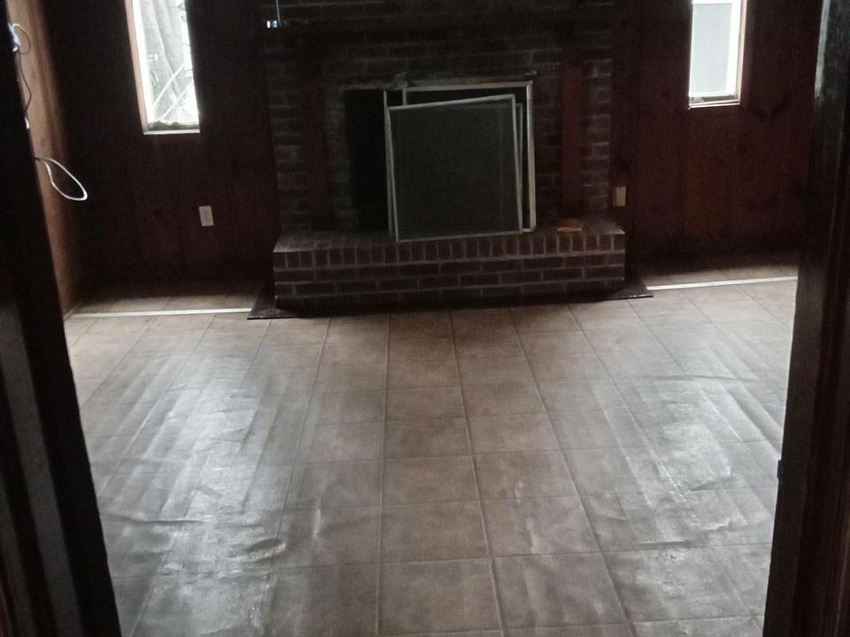 2nd image of 2389 Cable Ave