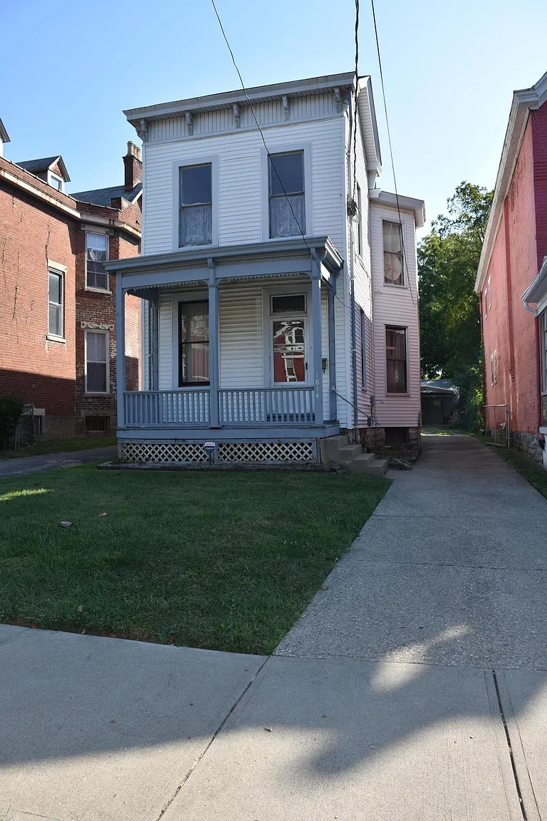 1814 Greenup St photo 1