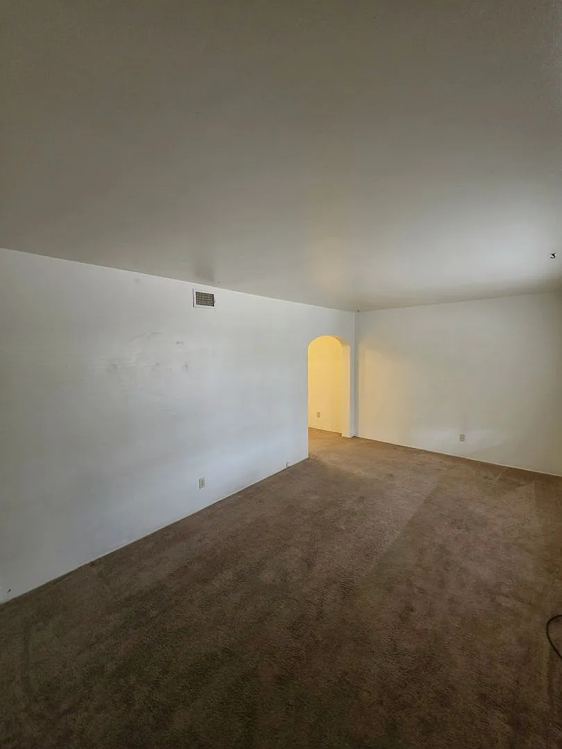 324 N San Francisco St — Photo 4