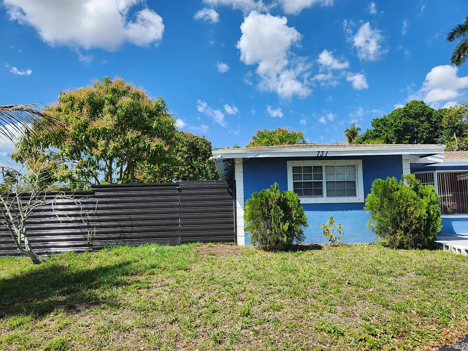 SW 38th Ter, Fort Lauderdale — Photo 2
