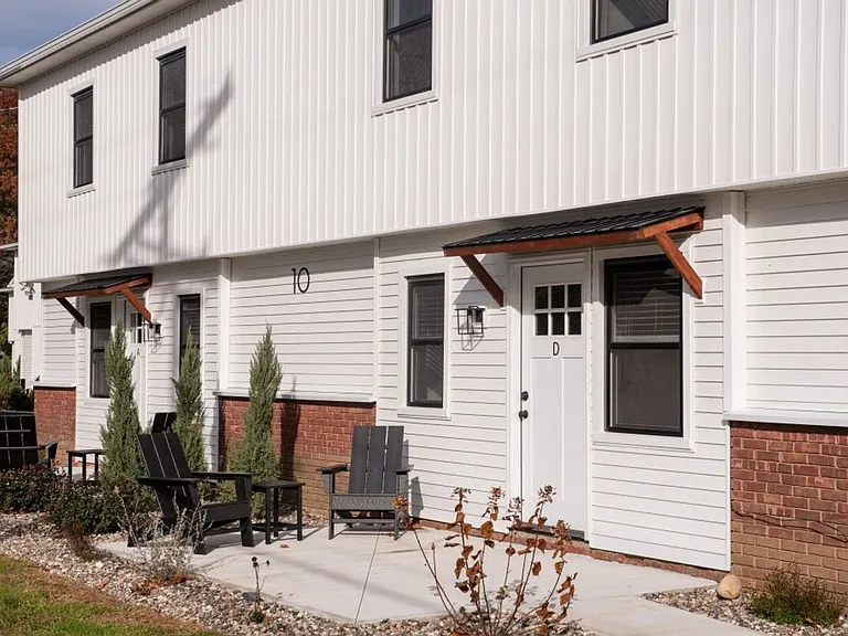 6-14 Kirby Rd — Photo 23