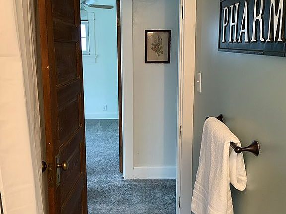 5th image of 3023 Marimont Dr