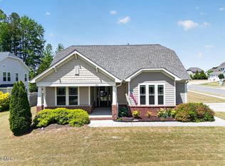 802 King Lake Ct, Fuquay Varina, NC 27526