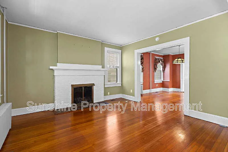 3 bed, 2.0 bath, 1700 sqft, $2,500 — Photo 4
